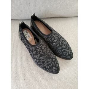 Taryn Rose Black Silver Danica Weatherproof Slip On Shoes Womens 8 Almond Toe